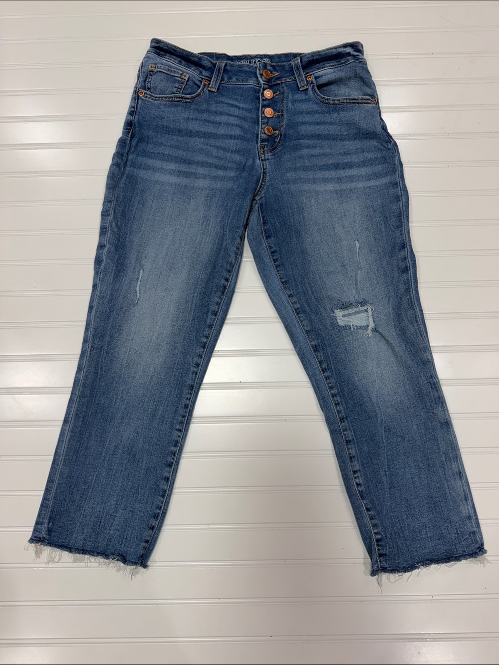Maurices Mid Rise Distressed Cropped Jeans Button Fly Raw Hem Women’s Size 8